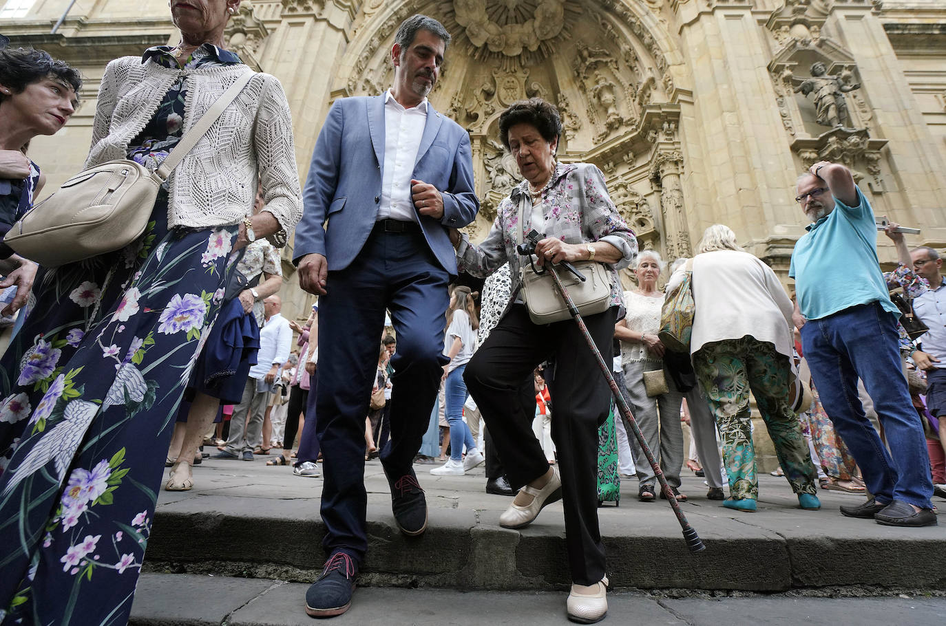 Fotos: La Salve llena la basílica de Santa María