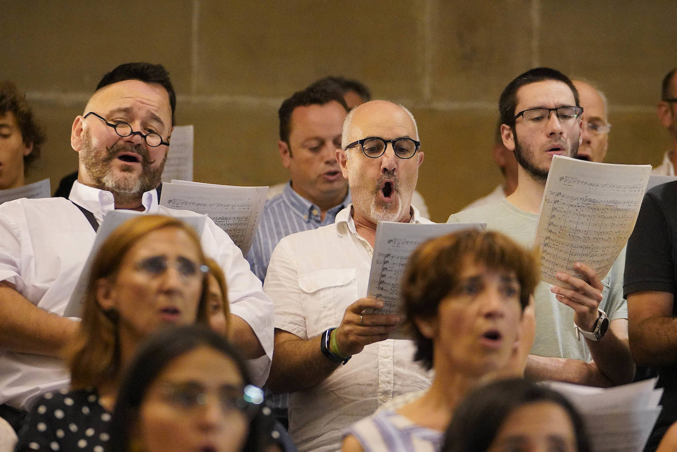 Fotos: La Salve llena la basílica de Santa María