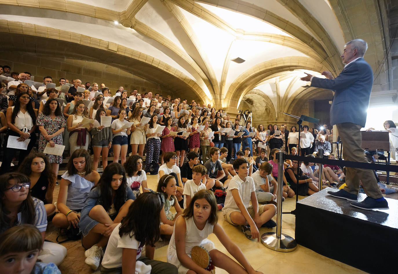 Fotos: La Salve llena la basílica de Santa María