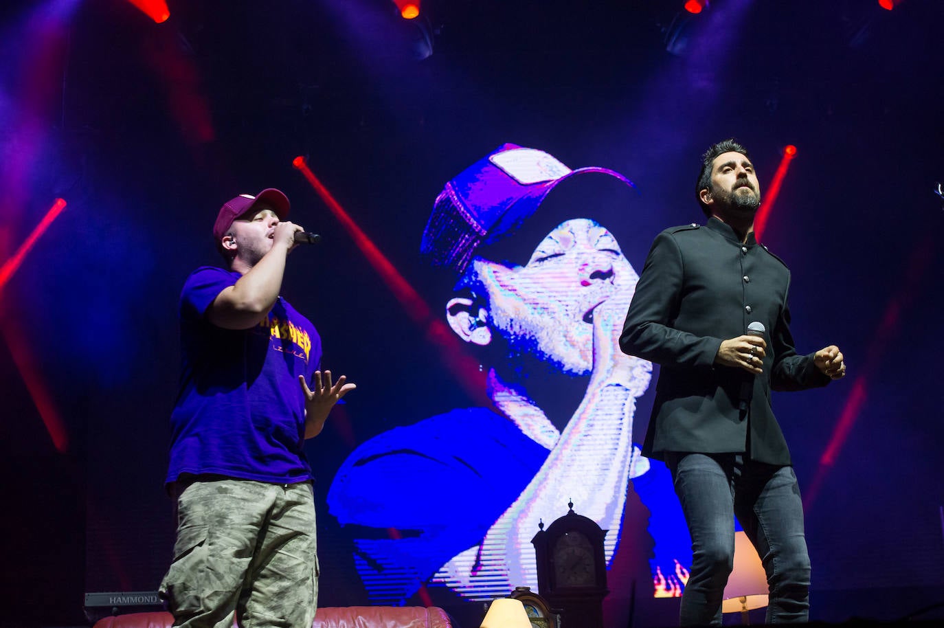 Fotos: Alex Ubago arrasa en Sagües