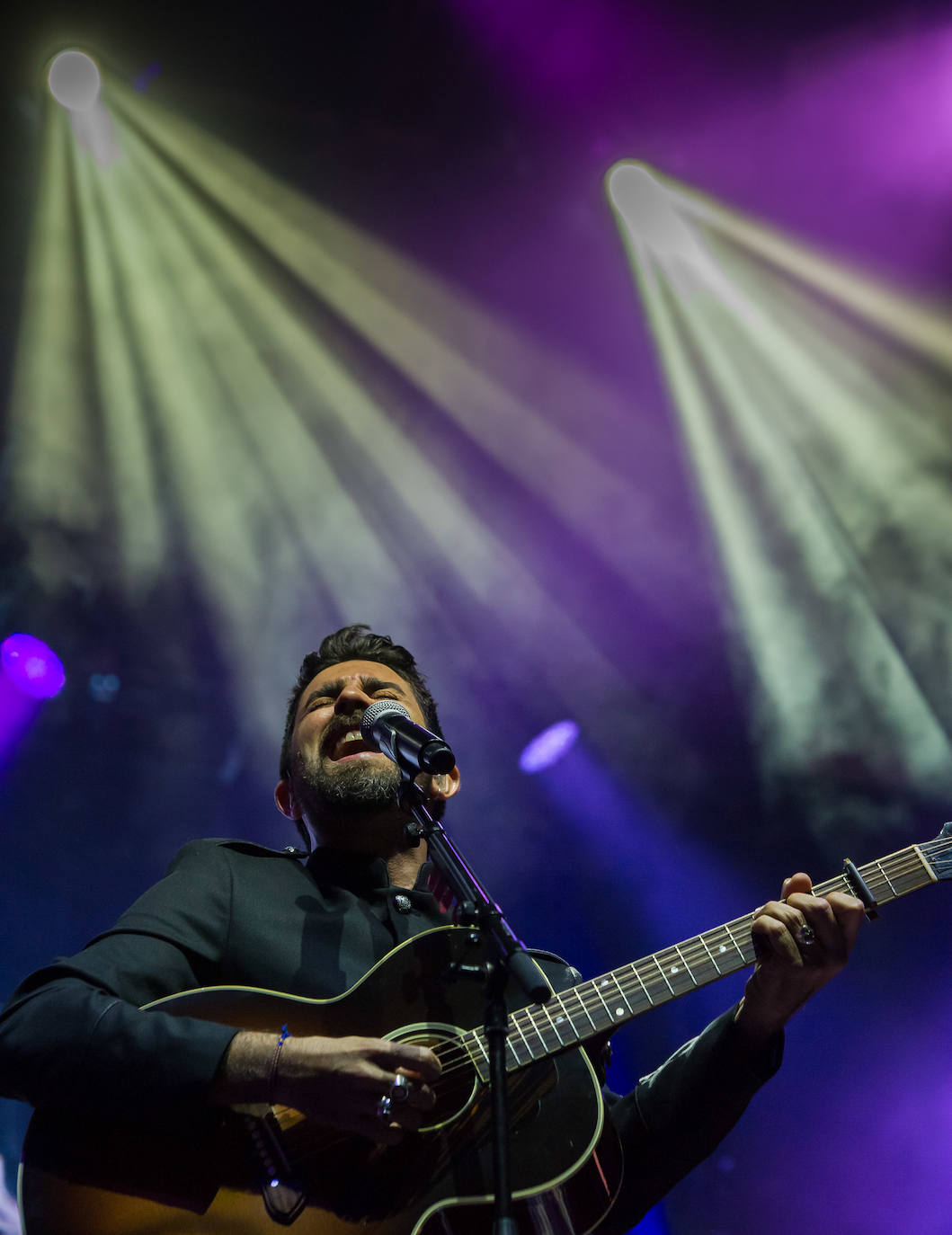 Fotos: Alex Ubago arrasa en Sagües