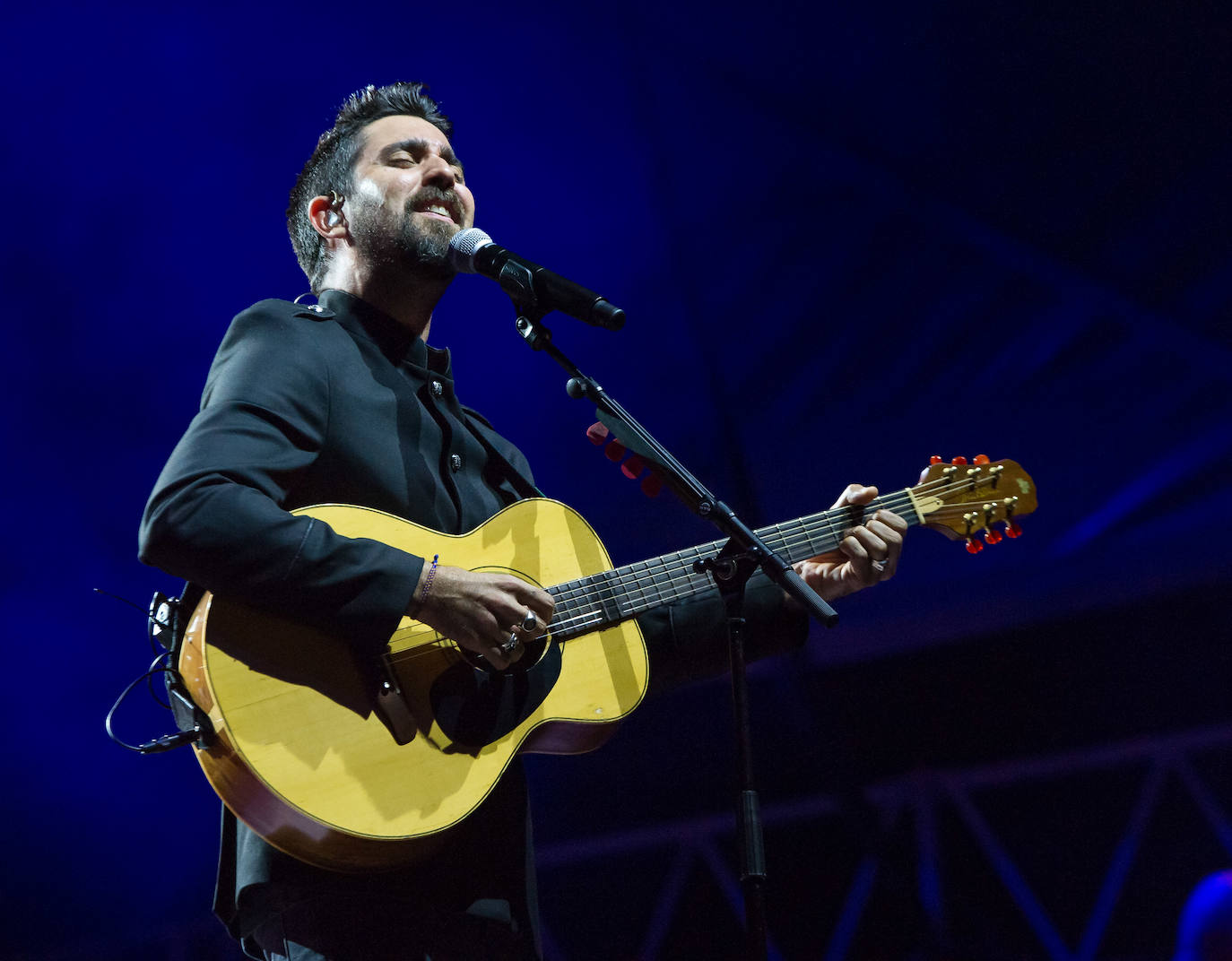 Fotos: Alex Ubago arrasa en Sagües