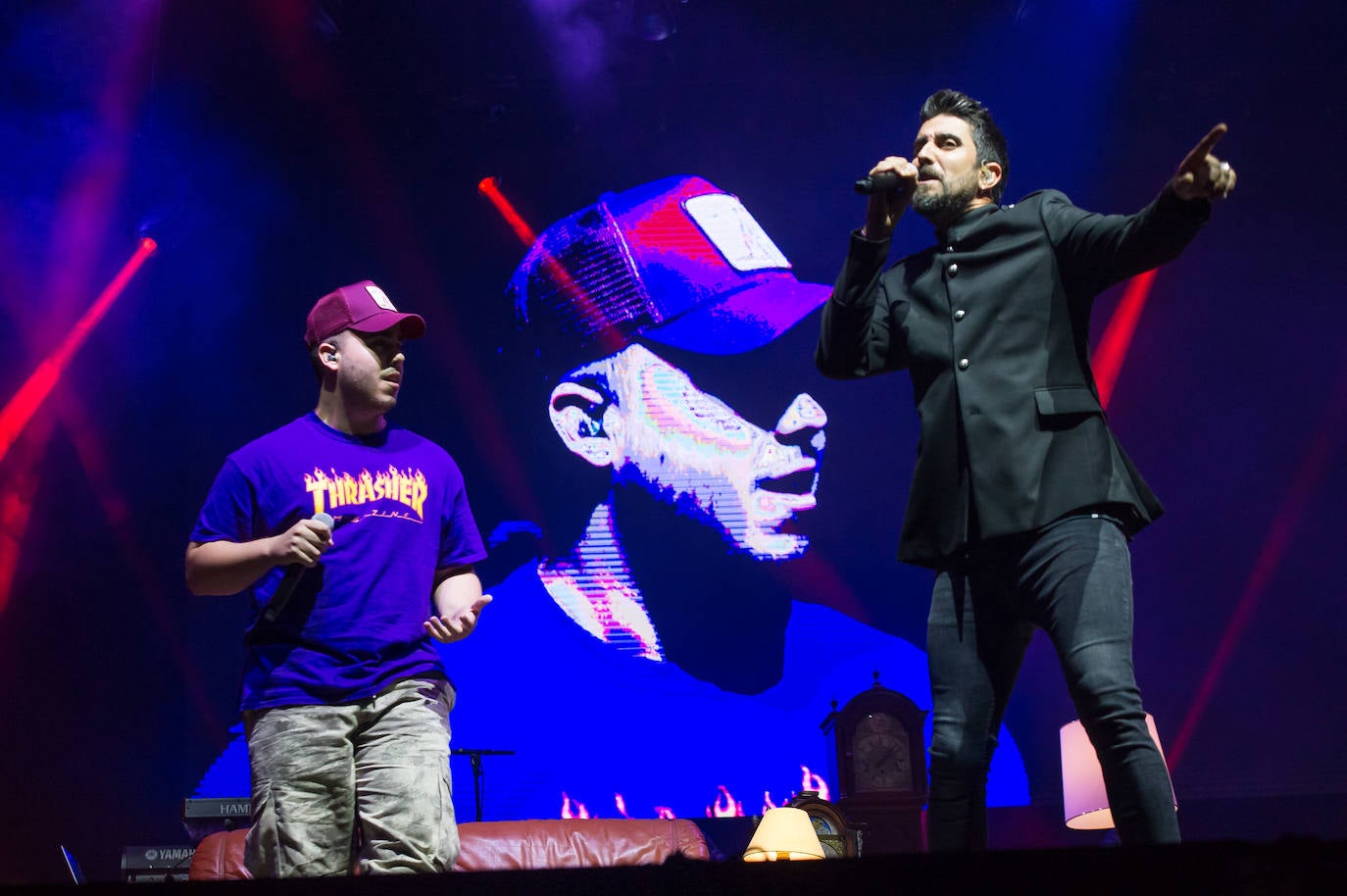 Fotos: Alex Ubago arrasa en Sagües