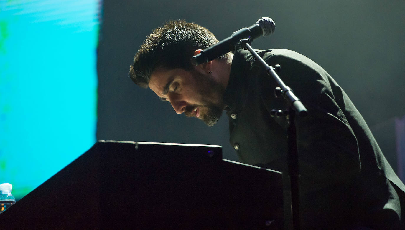 Fotos: Alex Ubago arrasa en Sagües