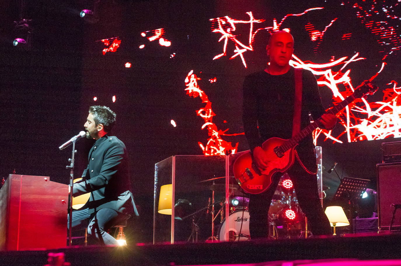 Fotos: Alex Ubago arrasa en Sagües