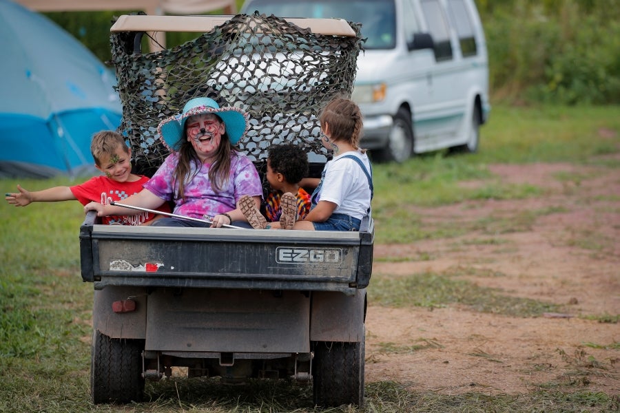 Woodstock se ha convertido en un festival de referencia para los amantes de la naturaleza, la música y la historia. Situada al norte de Nueva York, la ciudad que da su nombre al Festival fue el refugio de grandes músicos como Bob Dylan o Jimmy Hendrix. Actualmente, recibe la visita de cientos de personas que desean pasar un fin de semana rodeados de buenas vibraciones, música, paz y amor. 