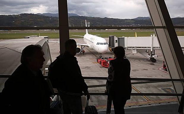 Sin acuerdo para acabar con el conflicto laboral en el aeropuerto de Loiu