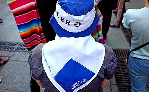 El diseño con el que Iñigo García Villanueva ganó en 2016 el concurso convocado para elegir el pañuelo que se quiere convertir en emblema de la Aste Nagusia. 