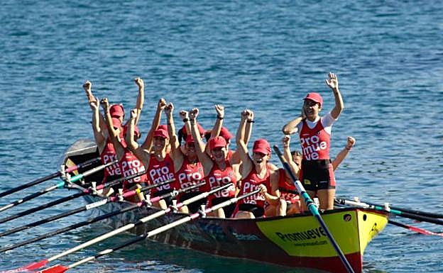 Zumaia estalla de alegría al saberse ganadora. 