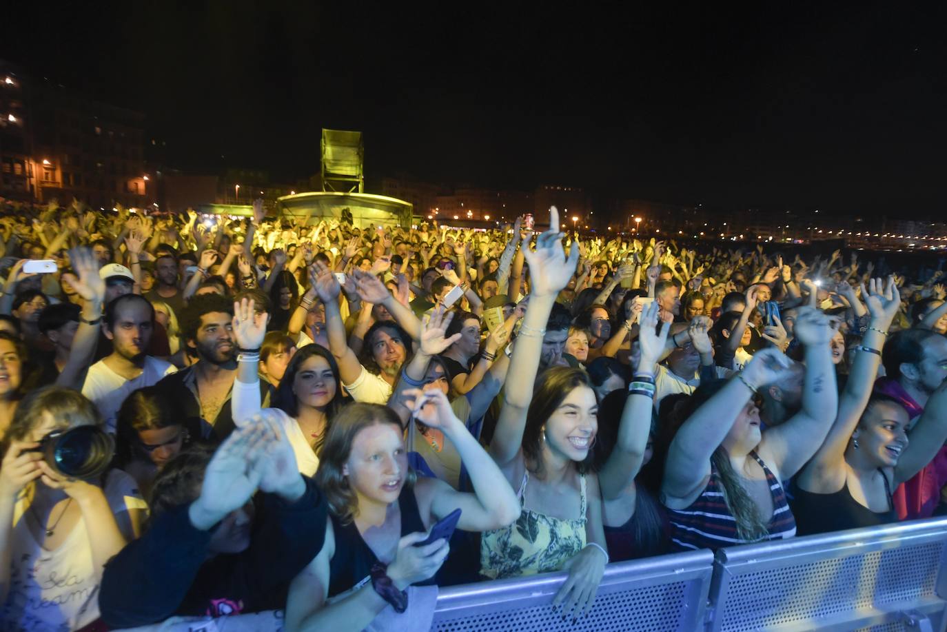Fotos: Macaco cerró con éxito los conciertos de Sagüés