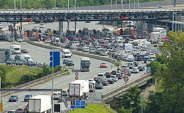 Los atascos en la frontera han sido una constante durante todo el fin de semana.