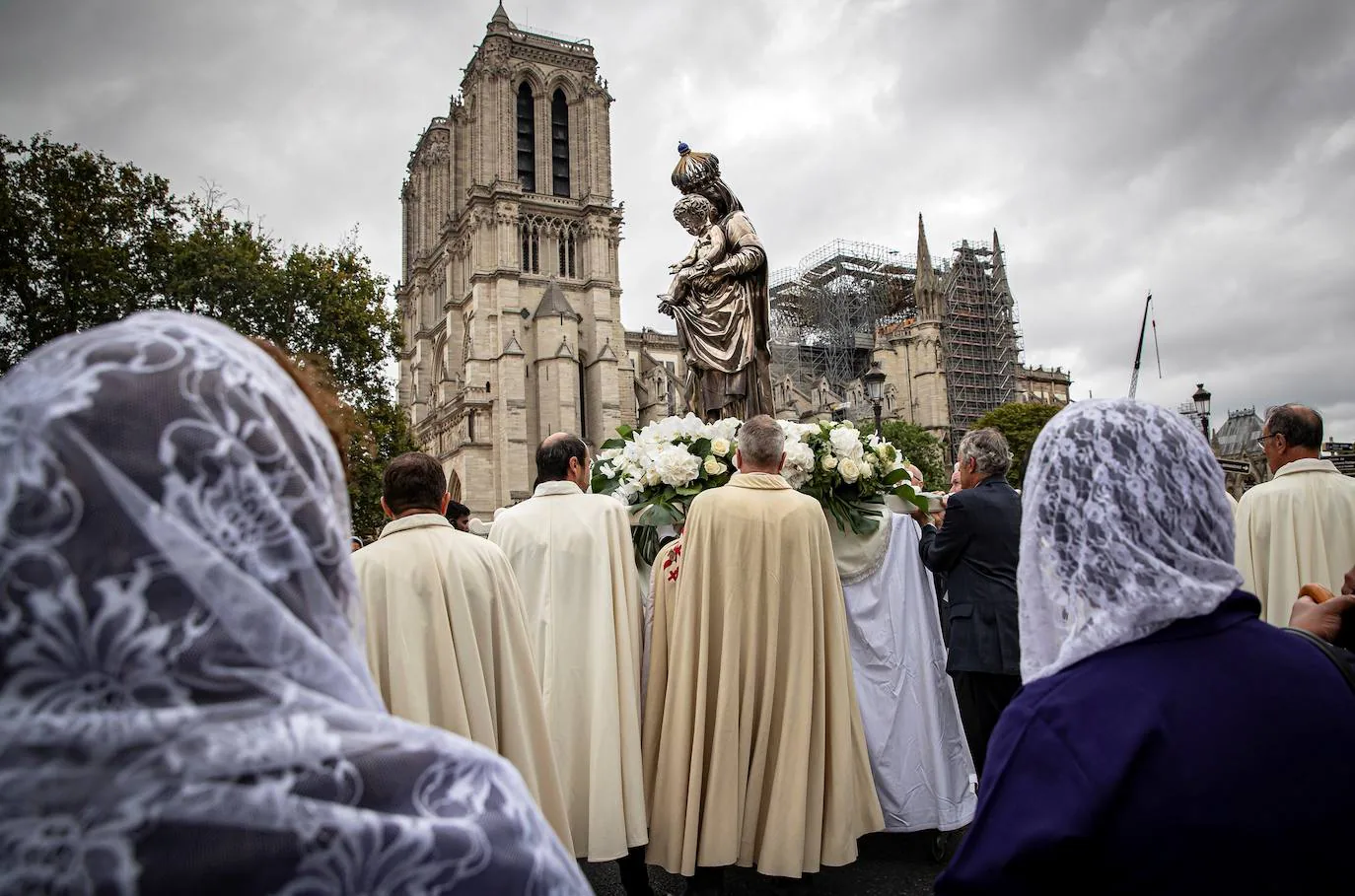 Fotos: Reanudadas las obras de Notre Dame