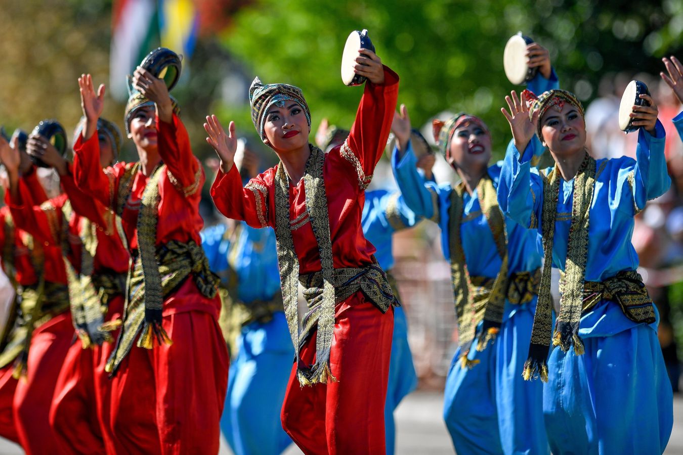 Fotos: Las carrozas florales visten Hungría