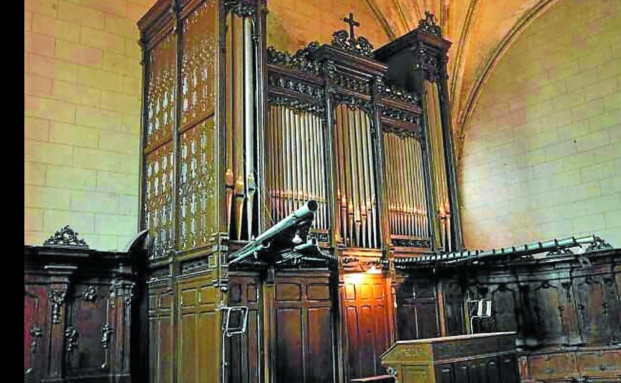 El órgano de Lesaka, que data de finales del siglo XIX, es un instrumento de interés excepcional en la villa. 
