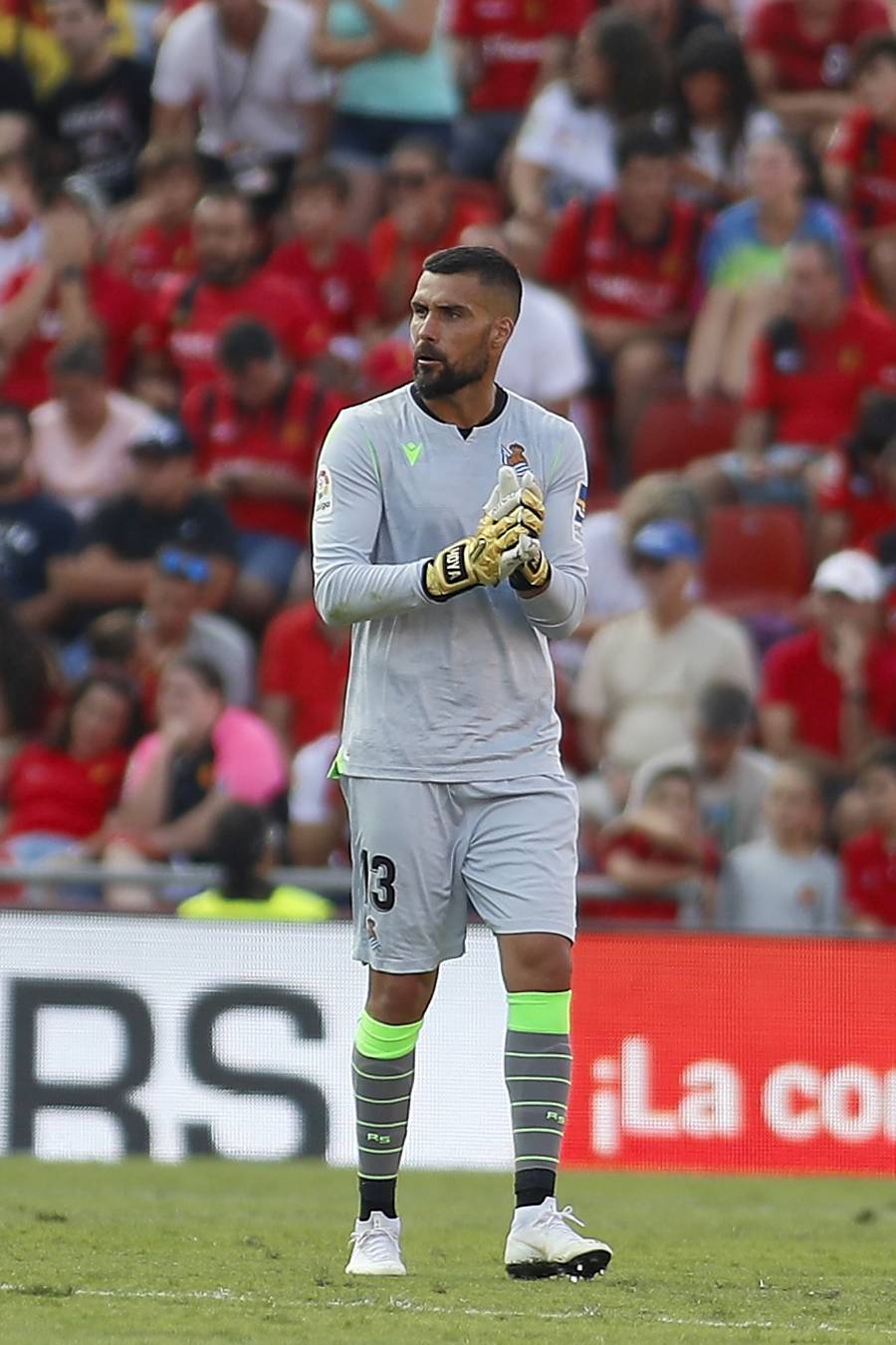 El recién ascendido Mallorca y la Real Sociedad se miden en Son Moix. 