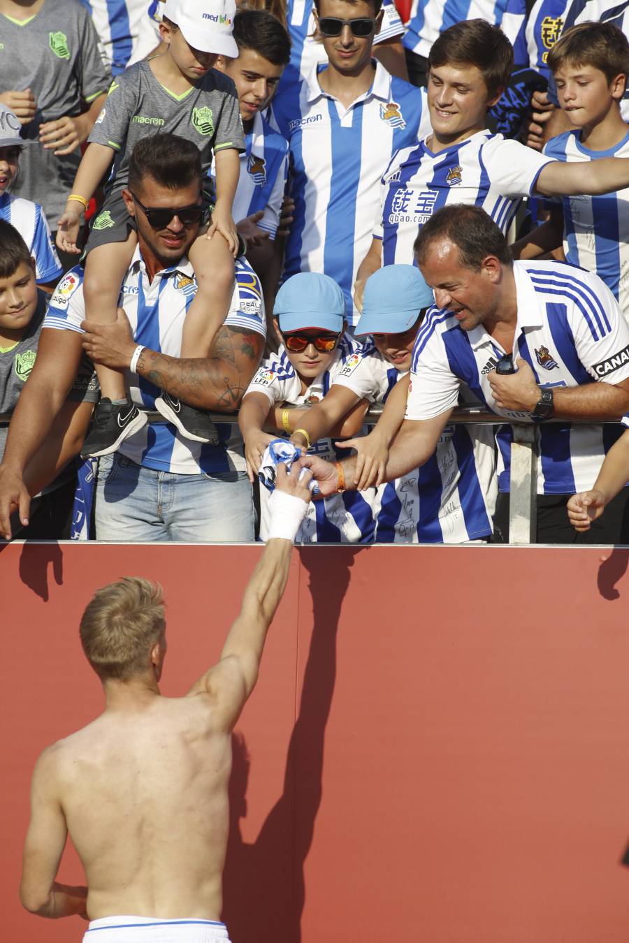 El recién ascendido Mallorca y la Real Sociedad se miden en Son Moix. 