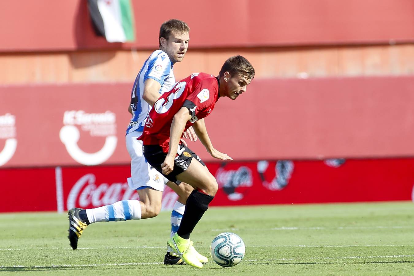 El recién ascendido Mallorca y la Real Sociedad se miden en Son Moix. 