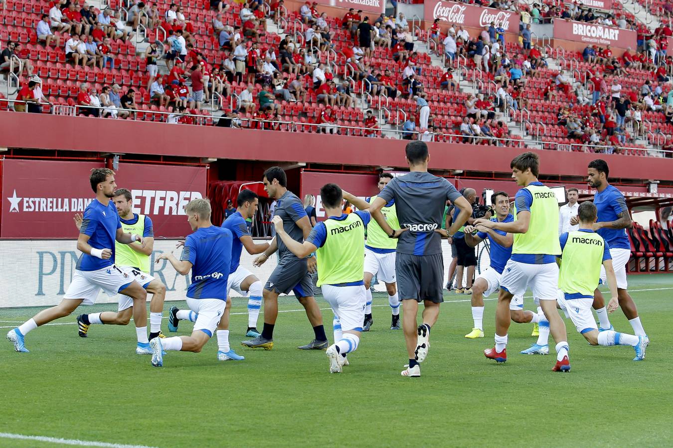 El recién ascendido Mallorca y la Real Sociedad se miden en Son Moix. 