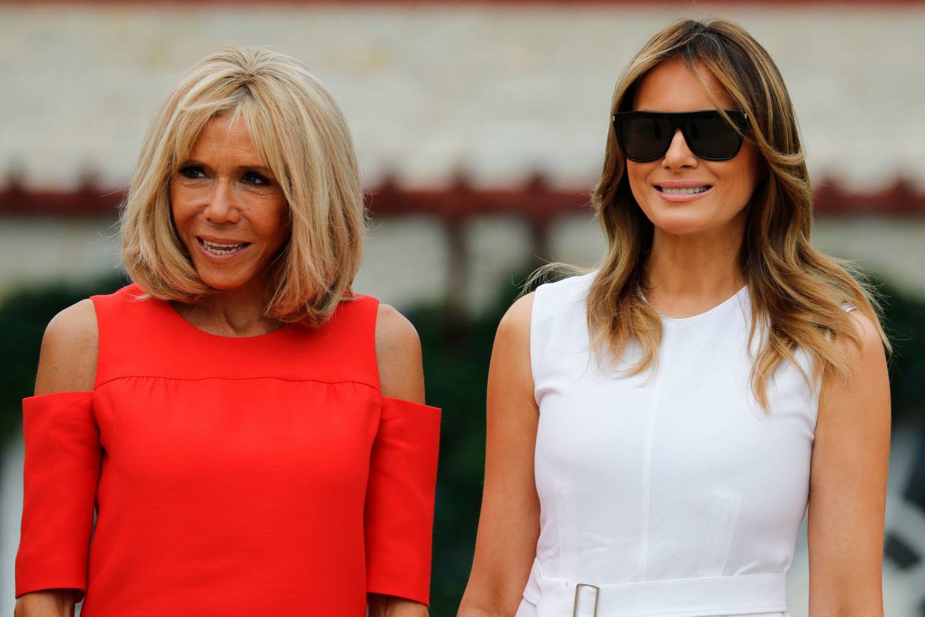 Mientras ellos (y Merkel) se reunían en Biarritz con motivo de la cumbre del G-7, ellas han aprovechado para realizar de forma conjunta diferentes actividades. Han ido a comprar pimientos, han presenciado un aurresku, han visto un partido de pelota... No han parado. 