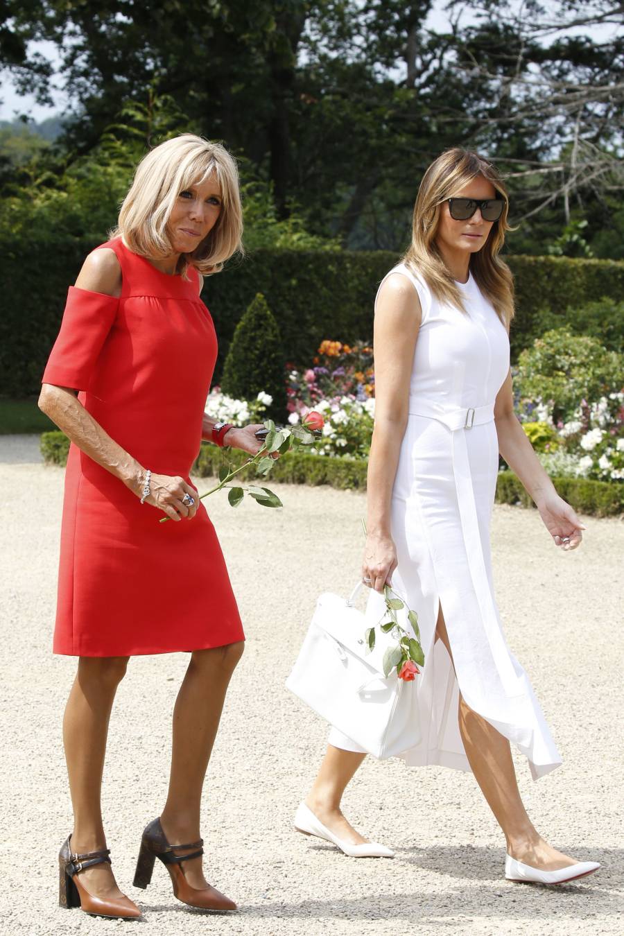 Mientras ellos (y Merkel) se reunían en Biarritz con motivo de la cumbre del G-7, ellas han aprovechado para realizar de forma conjunta diferentes actividades. Han ido a comprar pimientos, han presenciado un aurresku, han visto un partido de pelota... No han parado. 