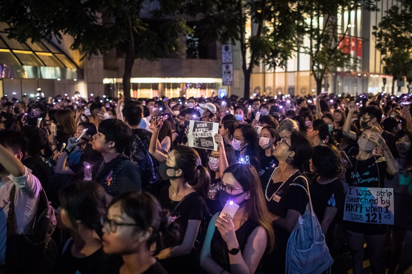 Fotos: Hong Kong se tiñe de morado