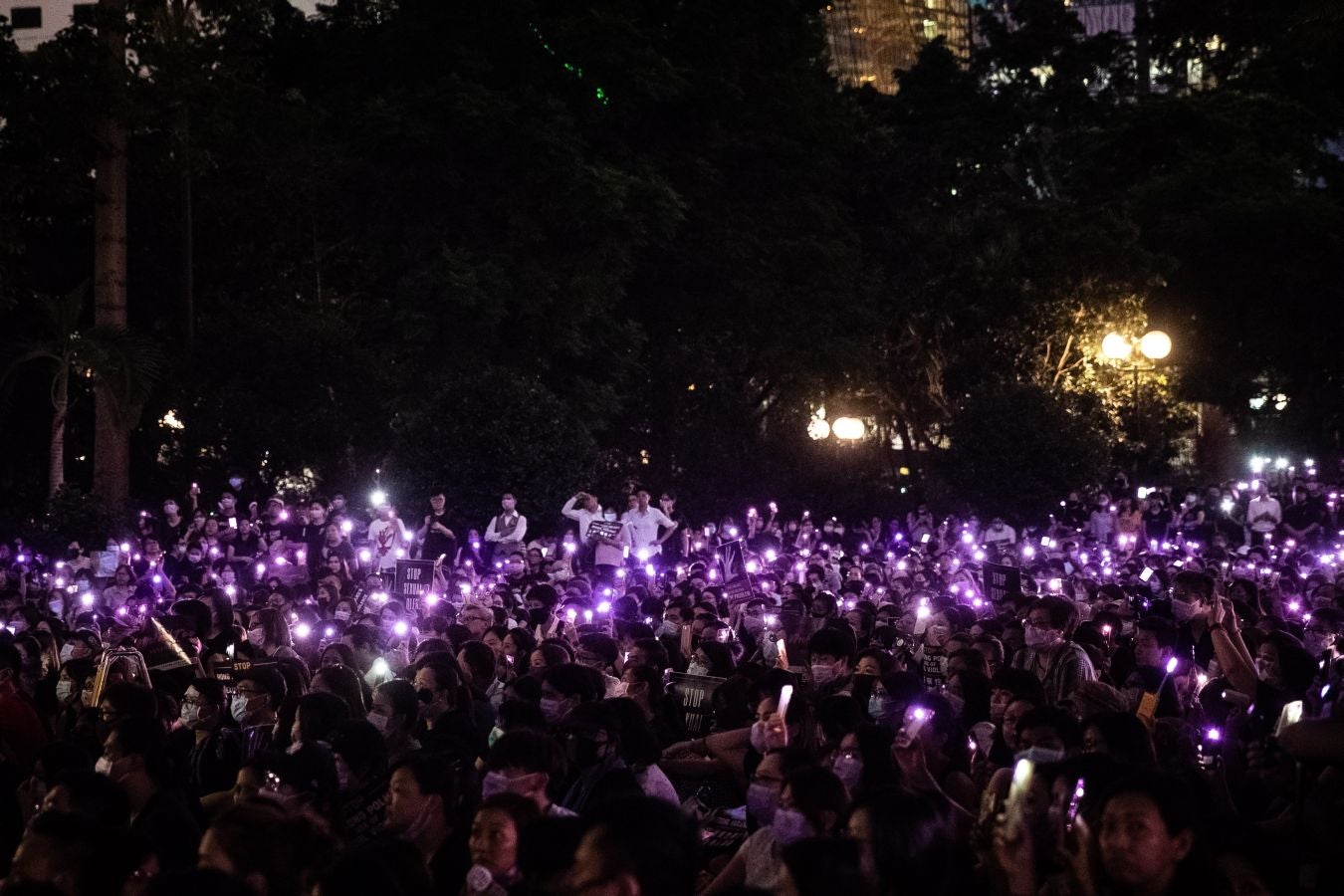 Fotos: Hong Kong se tiñe de morado