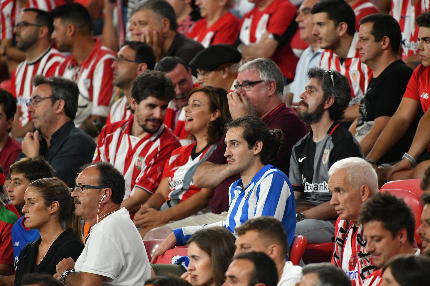 Fotos: Buen ambiente entre las aficiones