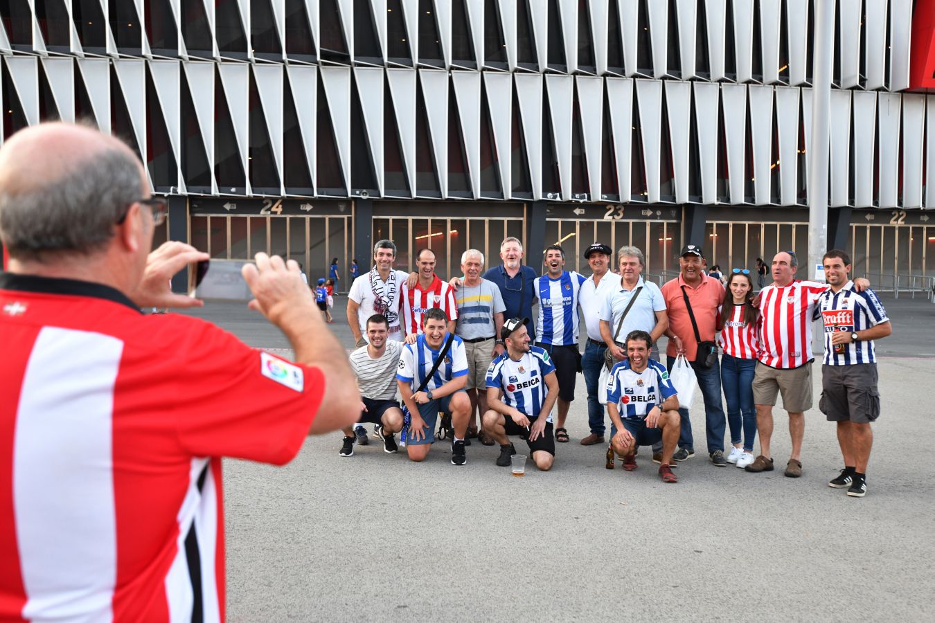 Fotos: Buen ambiente entre las aficiones