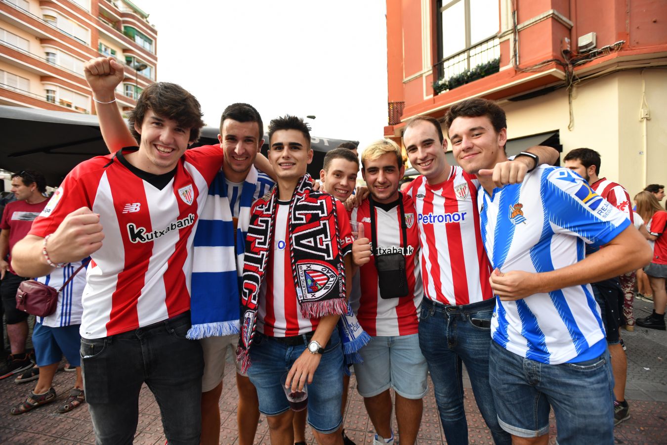 Fotos: Buen ambiente entre las aficiones