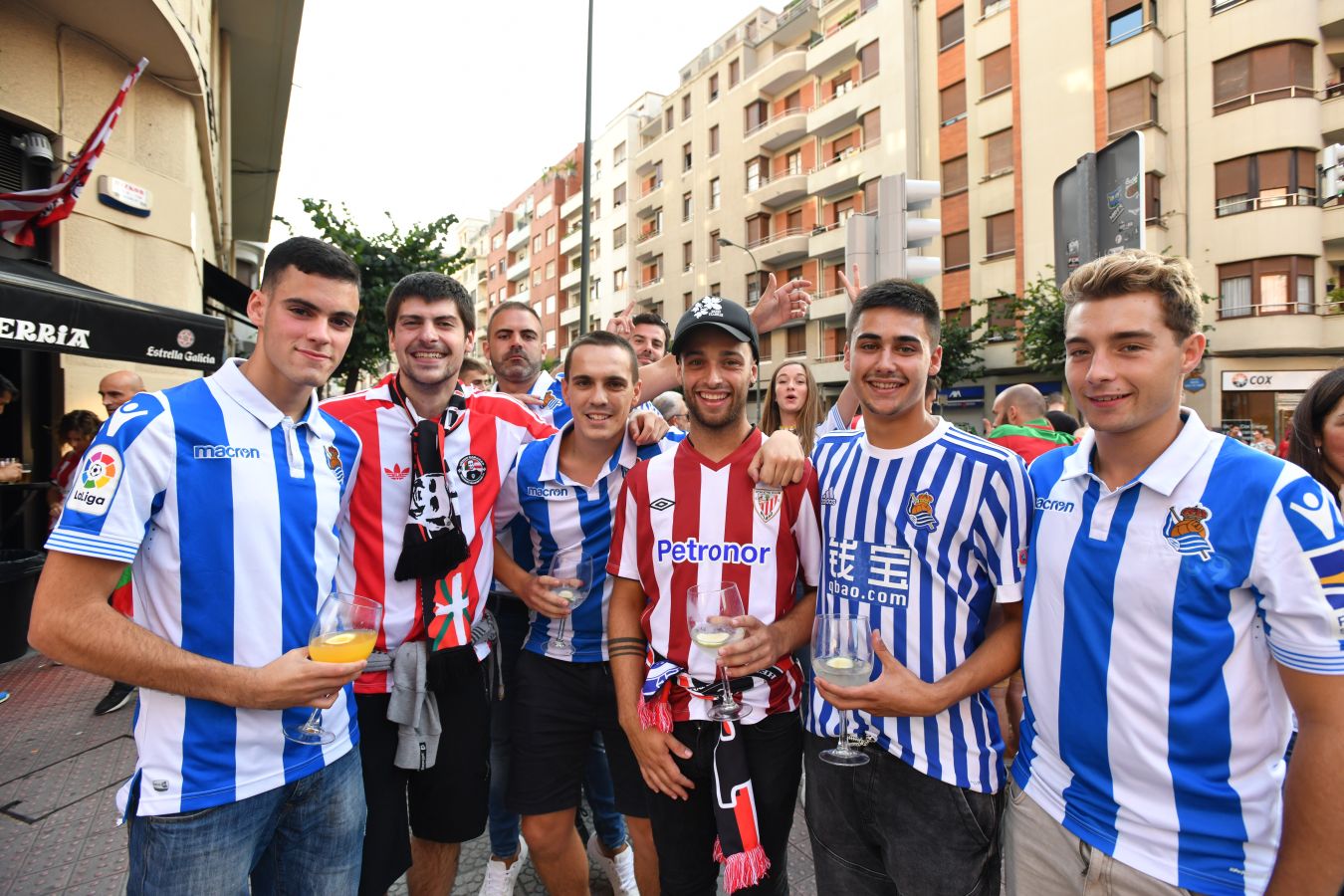 Fotos: Buen ambiente entre las aficiones