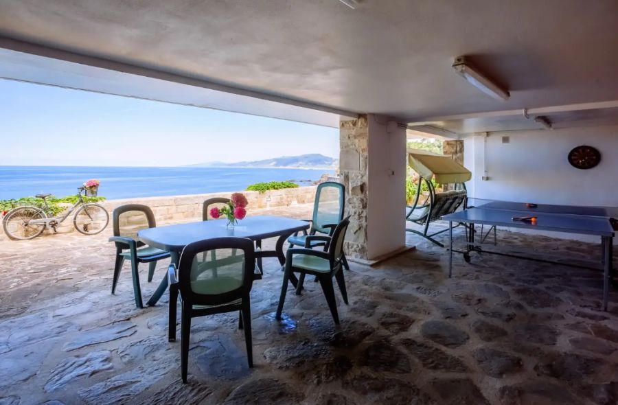 Desde esta villa se divisa el ratón de Getaria 