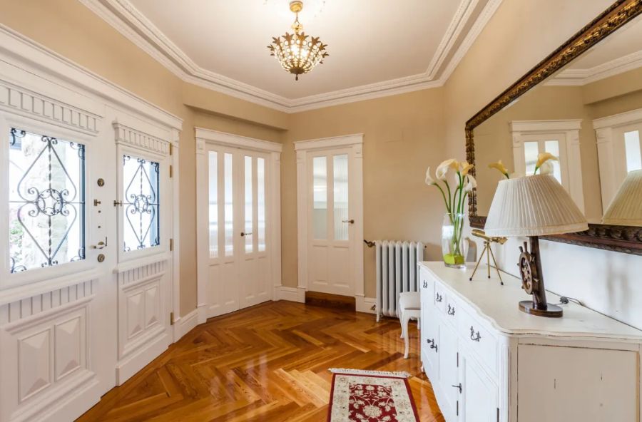 Desde esta villa se divisa el ratón de Getaria 