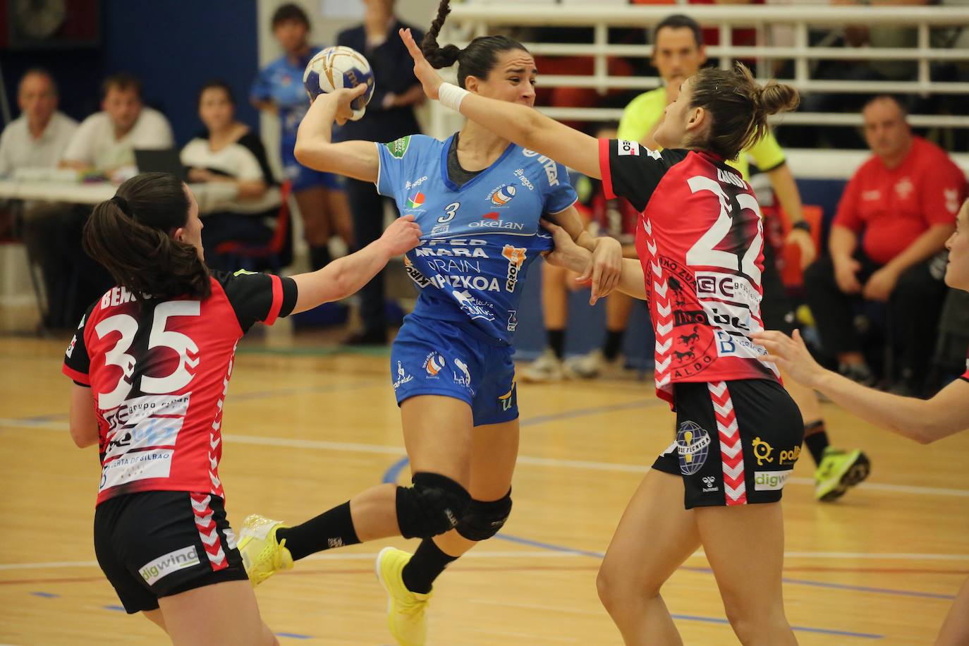 Fotos: El Bera Bera se lleva el primer partido de la temporada