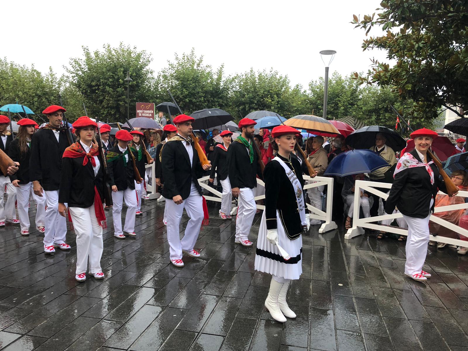 Fotos: La compañía Jaizkibel desfila sin incidentes