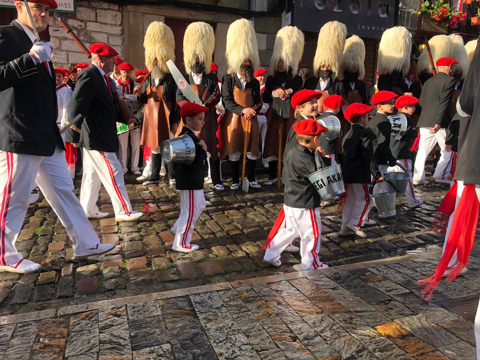 Fotos: Hondarribia se vuelca con el Alarde