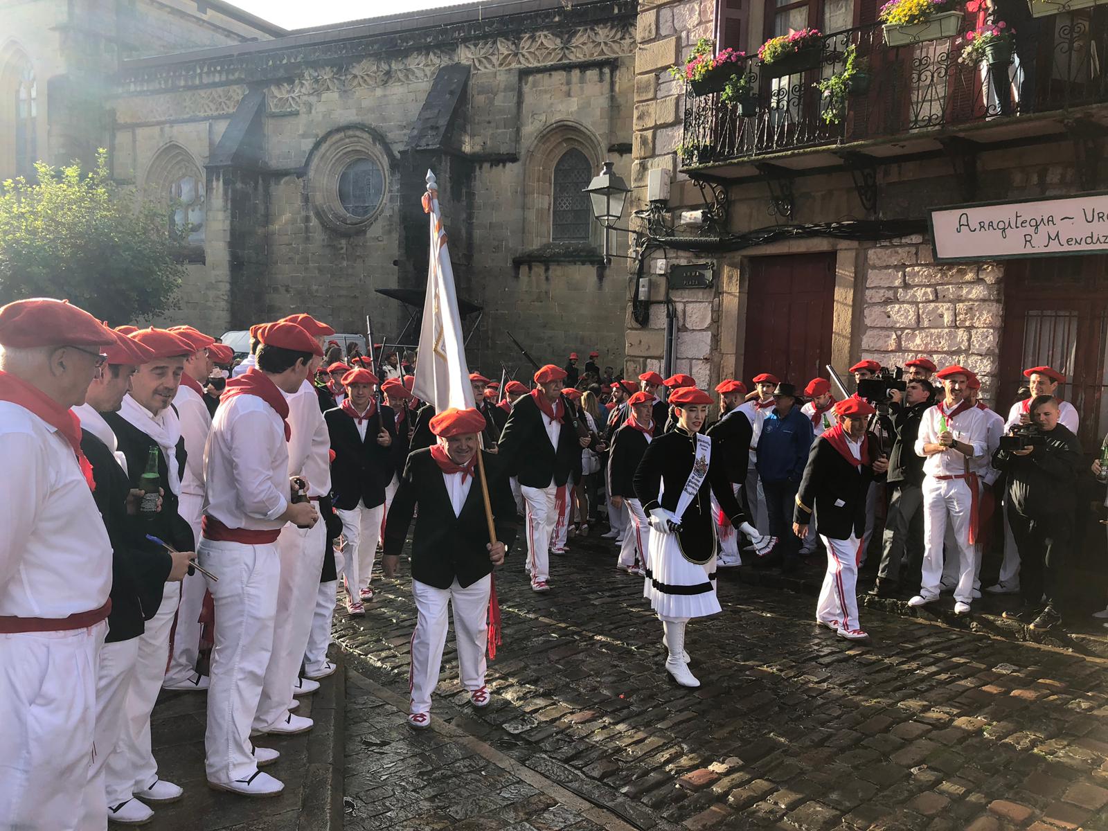 Fotos: Hondarribia se vuelca con el Alarde