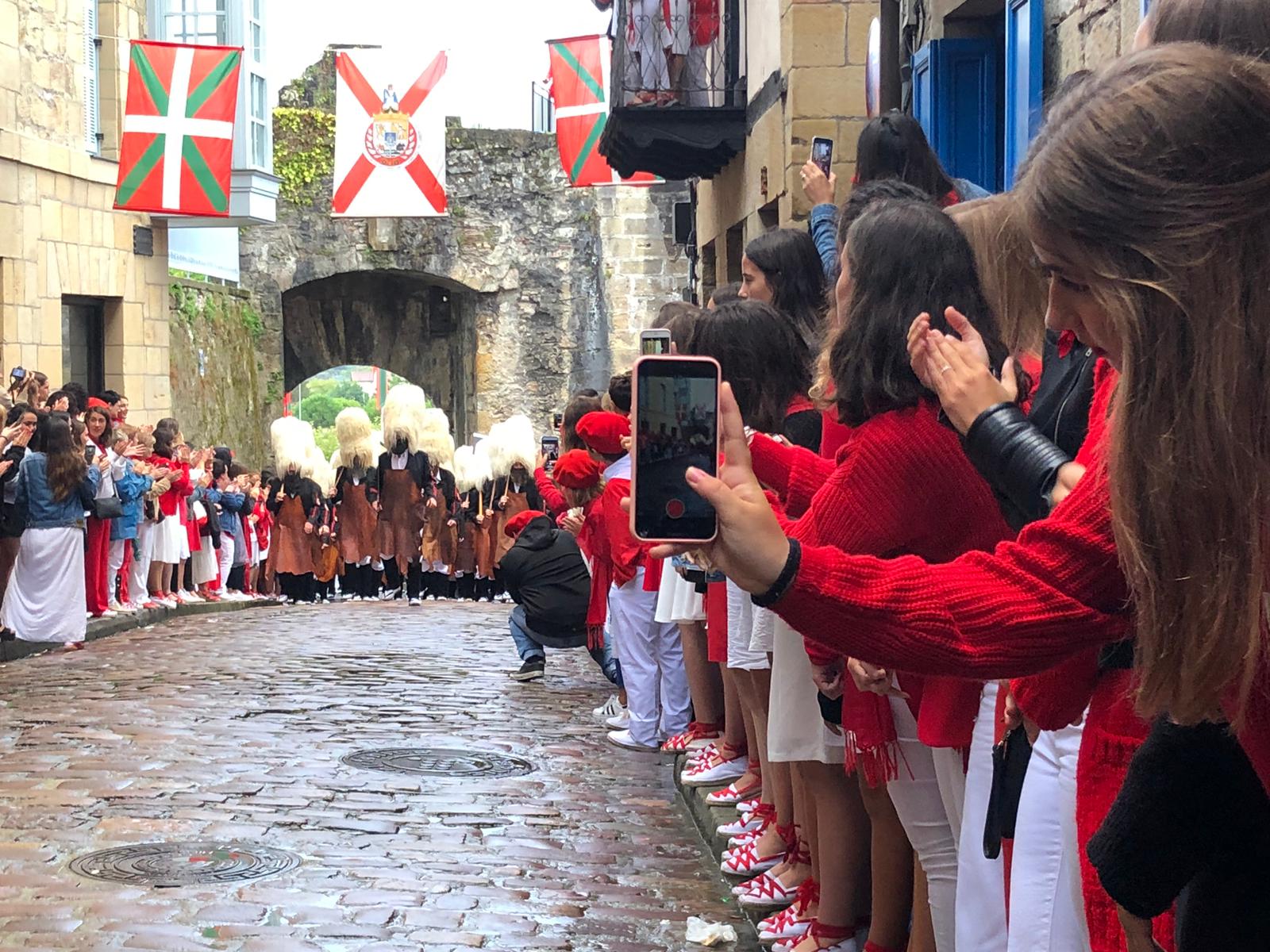 Fotos: Hondarribia se vuelca con el Alarde