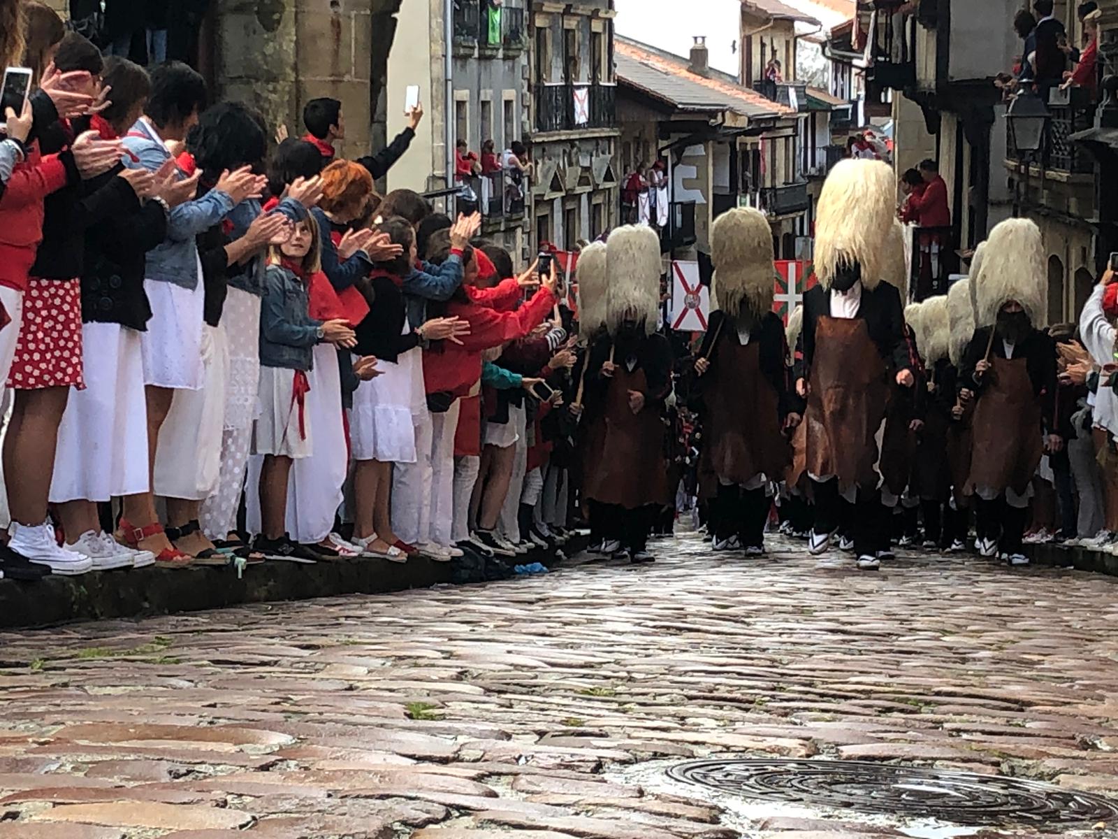 Fotos: Hondarribia se vuelca con el Alarde
