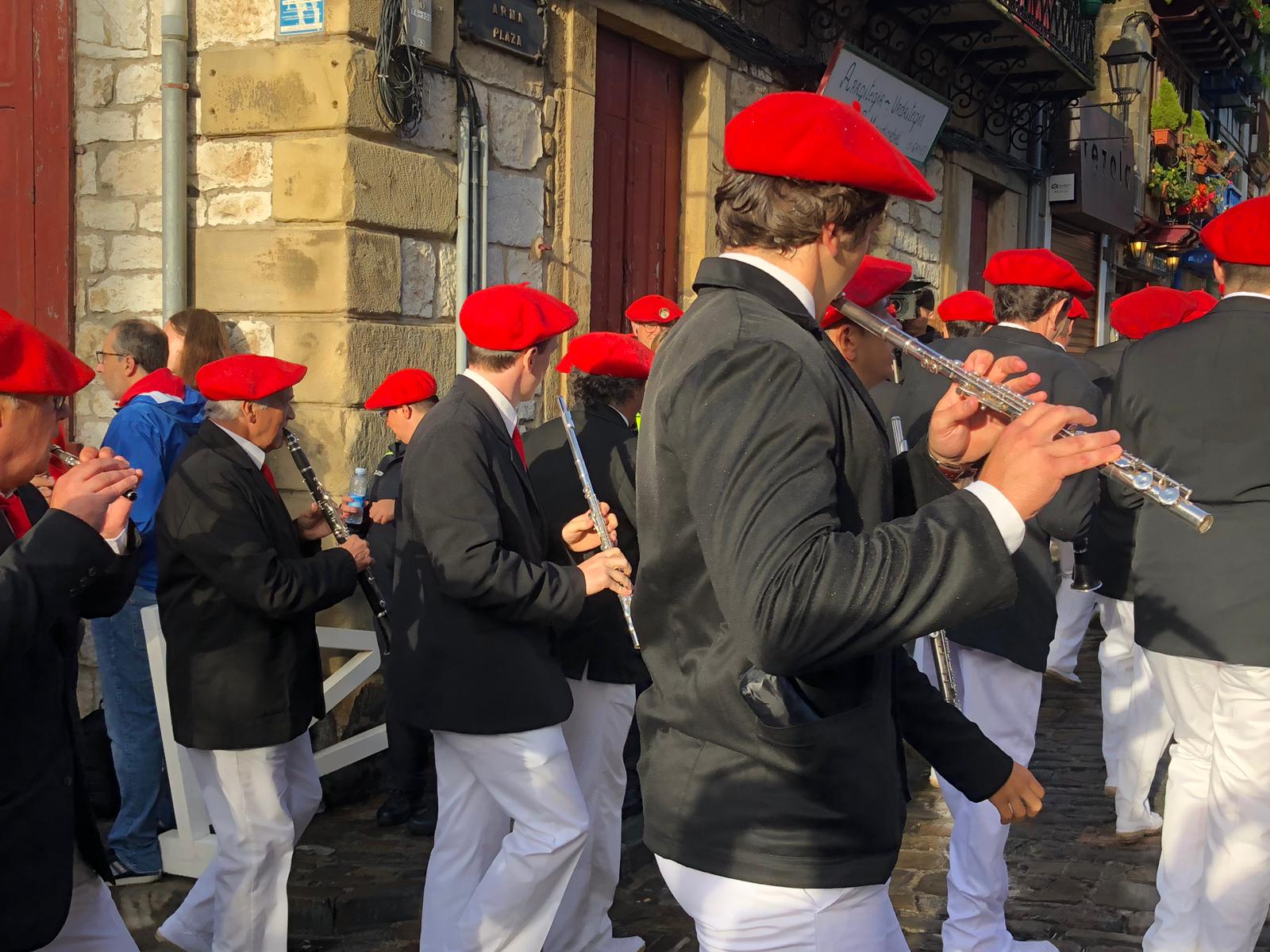 Fotos: Hondarribia se vuelca con el Alarde