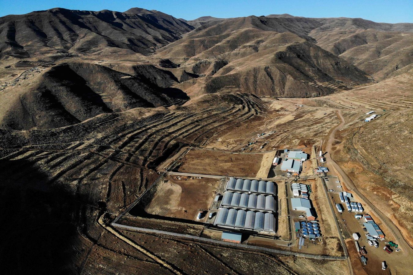 Una compañía trabaja las tierras en la región de Krasnoyarsk