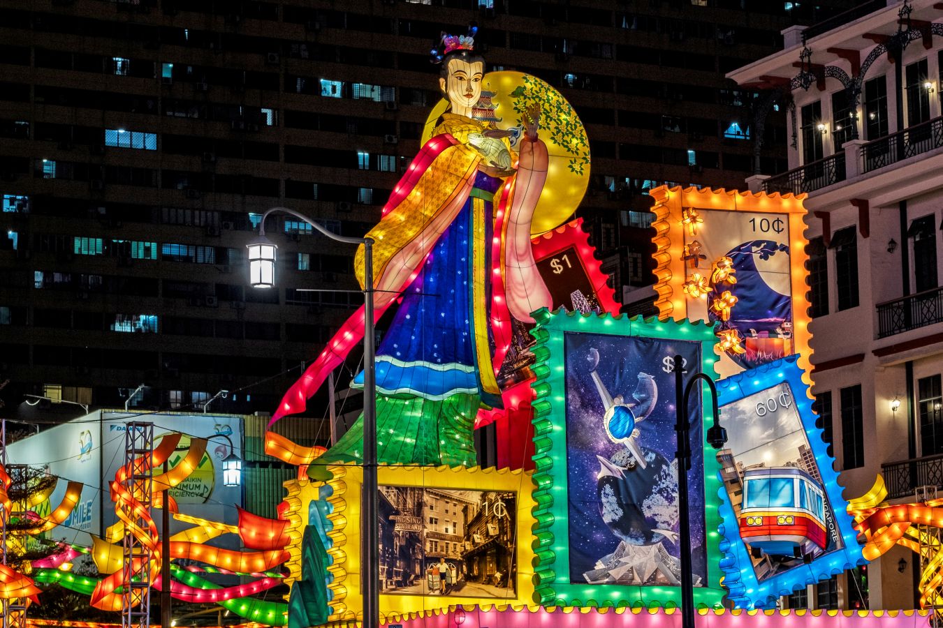 La luz y el color fueron los protagonistas durante la celebración del Festival Medio Otoño en el Jurong Lake Gardens.