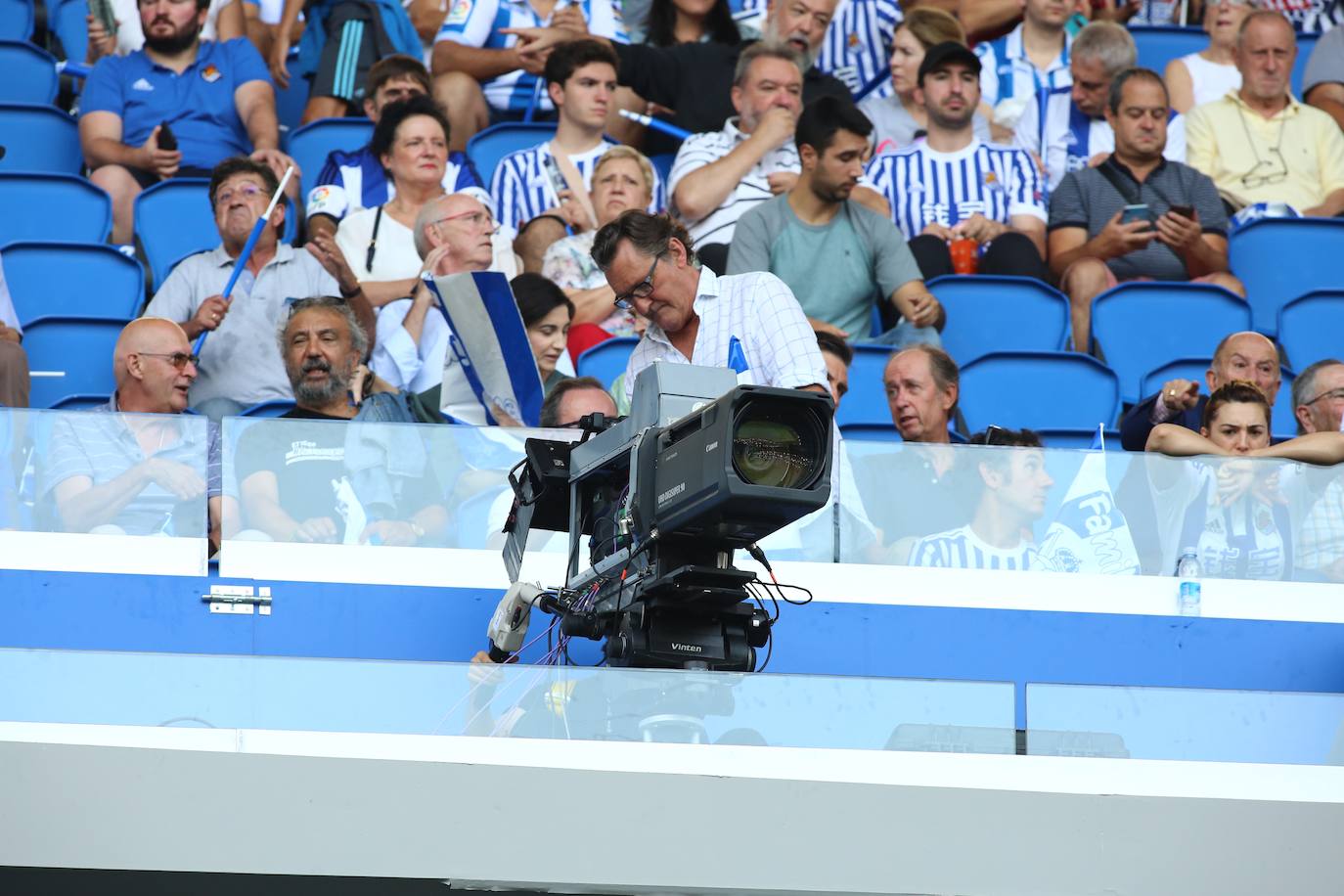 Expectación entre los aficionados de la Real Sociedad por conocer y estrenar el nuevo Reale Arena