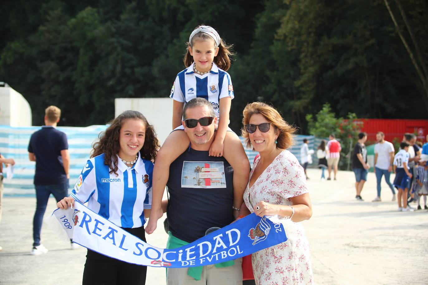 Expectación entre los aficionados de la Real Sociedad por conocer y estrenar el nuevo Reale Arena