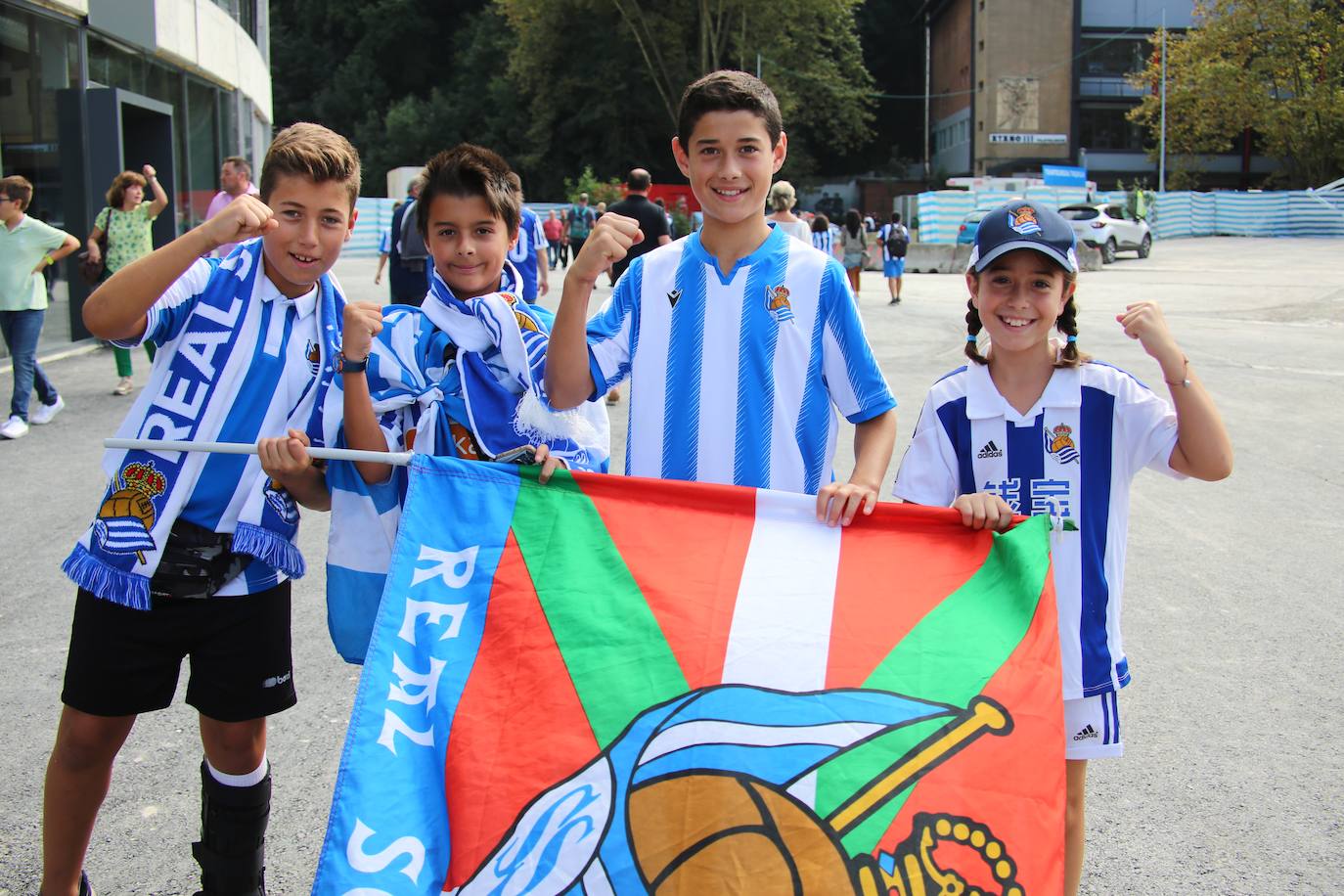 Expectación entre los aficionados de la Real Sociedad por conocer y estrenar el nuevo Reale Arena