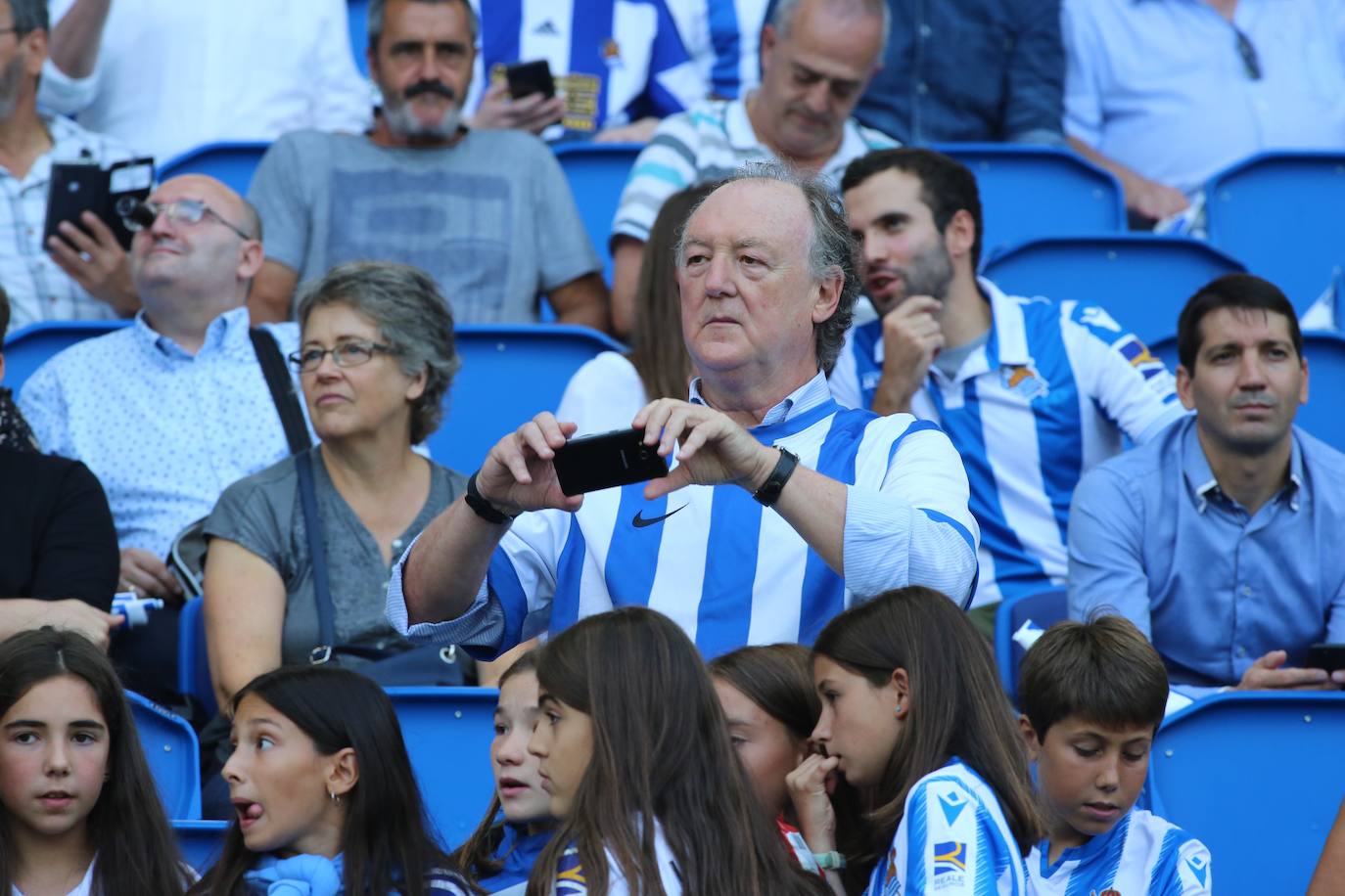 Expectación entre los aficionados de la Real Sociedad por conocer y estrenar el nuevo Reale Arena