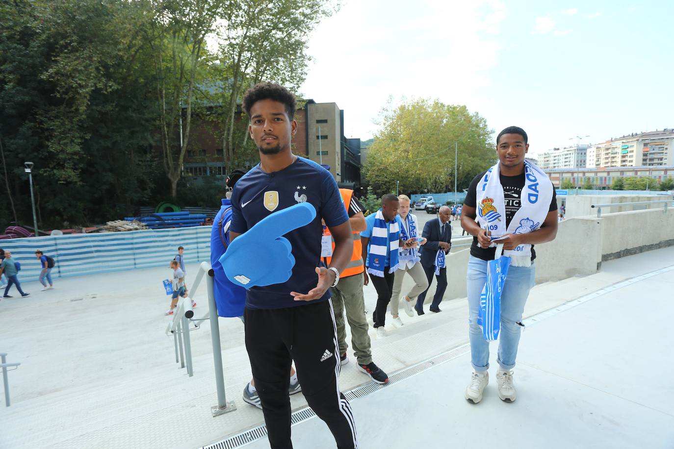 Expectación entre los aficionados de la Real Sociedad por conocer y estrenar el nuevo Reale Arena