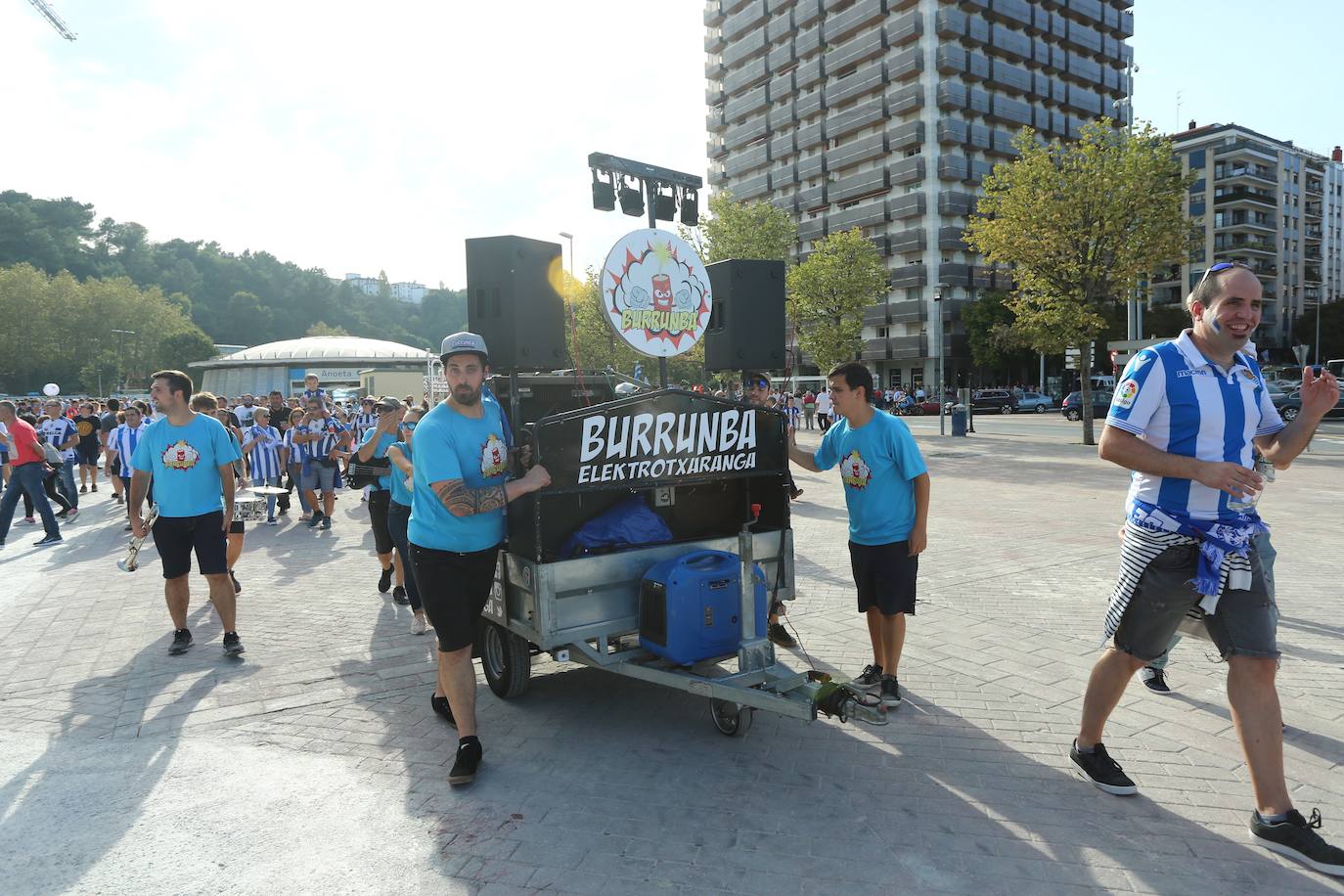 Expectación entre los aficionados de la Real Sociedad por conocer y estrenar el nuevo Reale Arena
