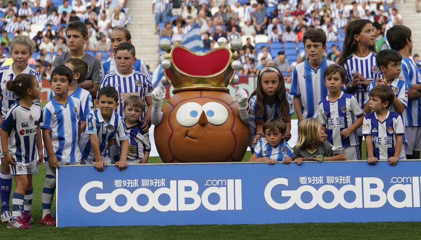 Expectación entre los aficionados de la Real Sociedad por conocer y estrenar el nuevo Reale Arena