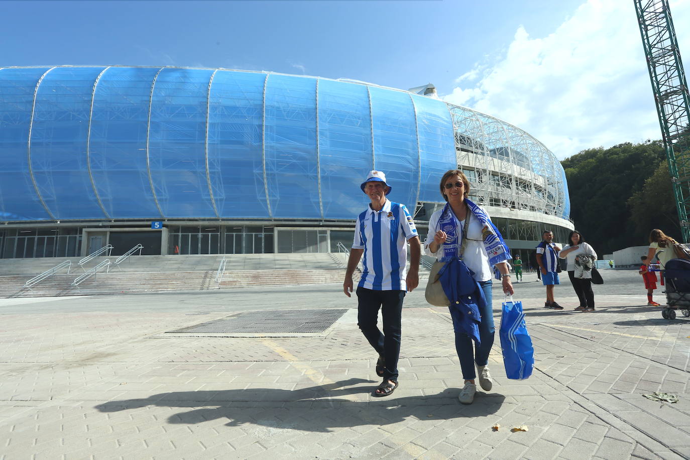 Expectación entre los aficionados de la Real Sociedad por conocer y estrenar el nuevo Reale Arena