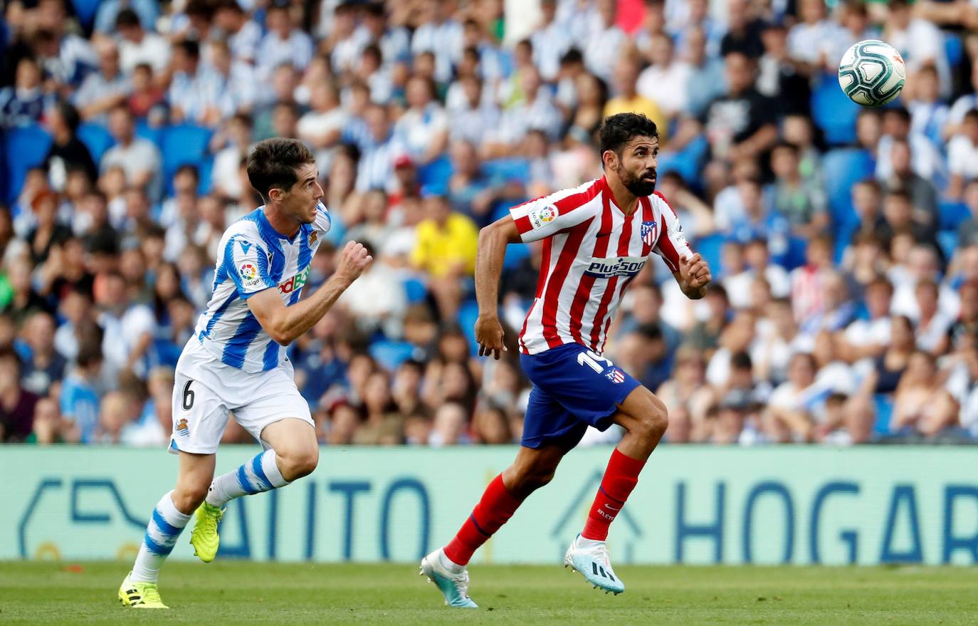 Gran ambiente en el estreno de la Real esta temporada en Anoeta